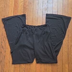 2/$15 Bell Bottom Leggings (M)
